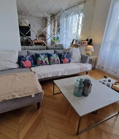 Magnifique Parisien Tres Bon Quartier Apartment